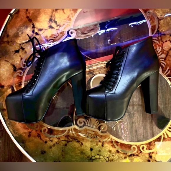 Kat Von D Troopers - Picture 8 of 11